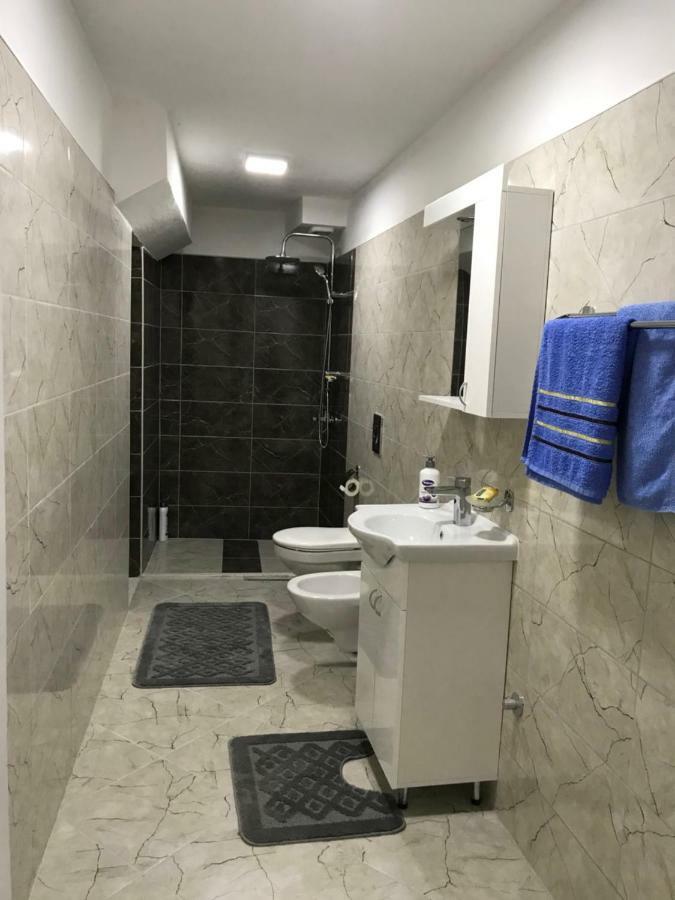 Apartments Kollari ウルツィニ エクステリア 写真